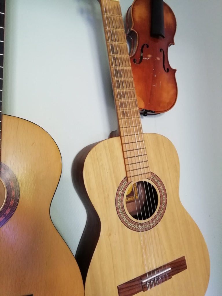 Viikolla 33 Villa Borgiksessa vietetään musiikkiviikkoa. 
 Ma 12.8. klo 13 kitar…