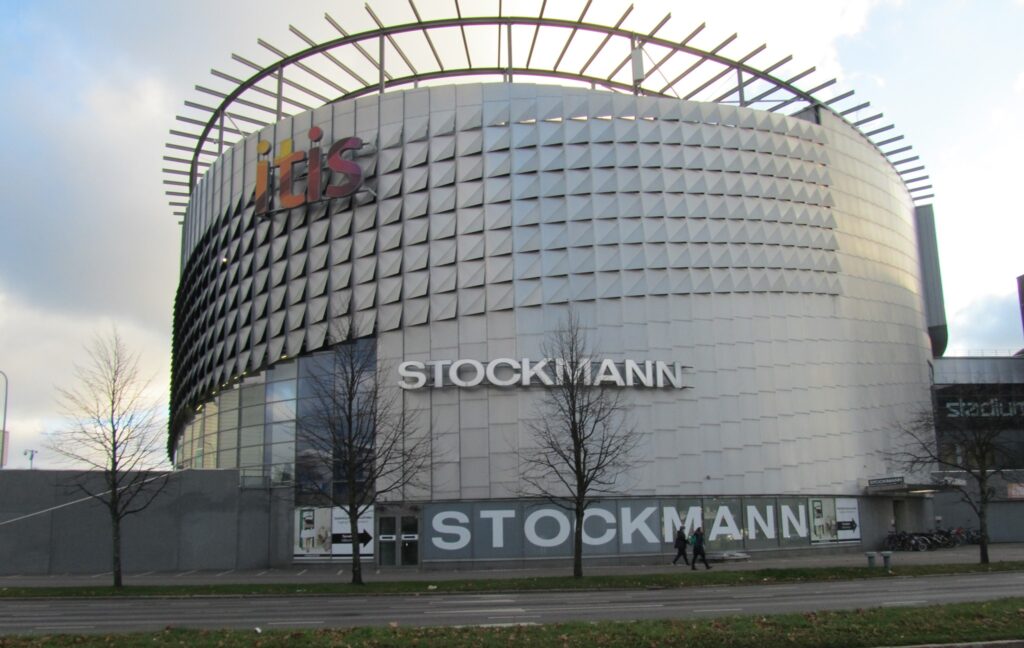 Kamerakerhon kuvapäiväkirja
 Minna Savolainen: Itis