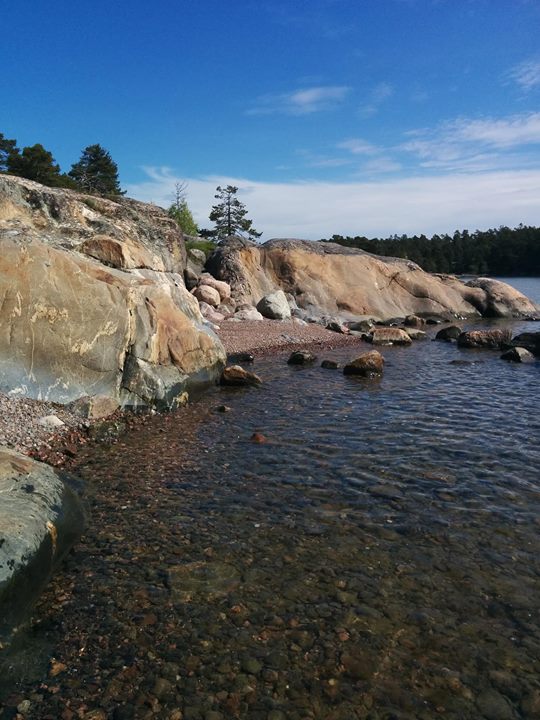 Kävimme kurssin kanssa Porkkalanniemessä eilen. Meri ja kalliot puhuttelevat ain…