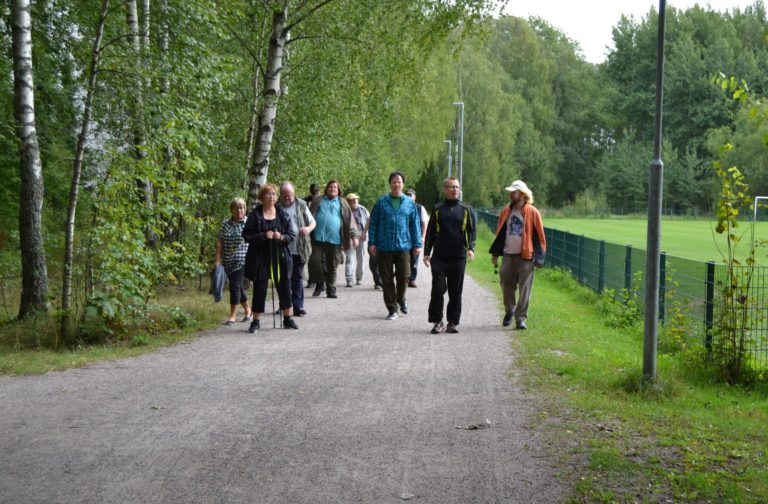 Mielenterveysyhdistys Vernetti otti osaa valtakunnalliseen kävelytapahtumaan ”as…