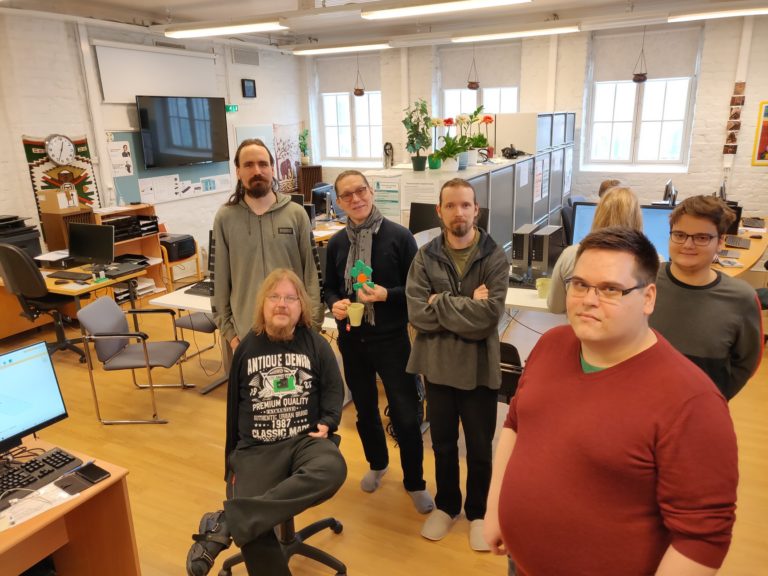Kulttuuripaja Elviksestä tuli ryhmä motivoituneita miehiä tutustumaan 3D-tulosta…
