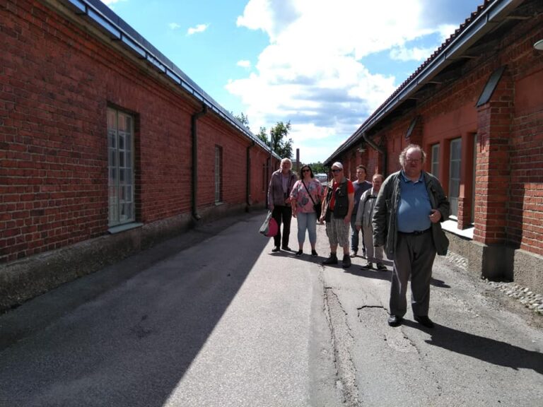 Torstai retki tällä kertaa tekniikan museoon. Kivoja vanhoja esineitä katselless…