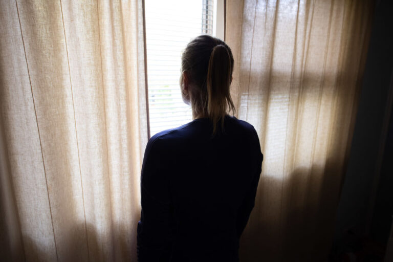 Entäpä jos mielenterveys olisikin jana, jolle me kaikki asettuisimme? Työelämässä voi pärjätä, vaikka mielenterveys horjuisi, osoittaa tuore väitös